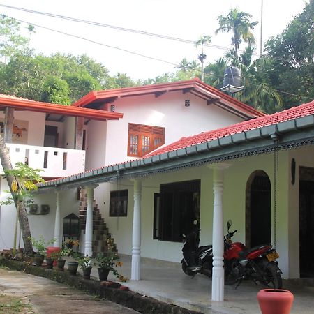 Sandaru Holiday Resort 韦利格默 外观 照片